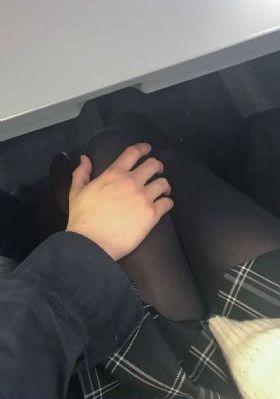 嗯啊边走边做h楼梯的小视频_国产剧免费电视剧