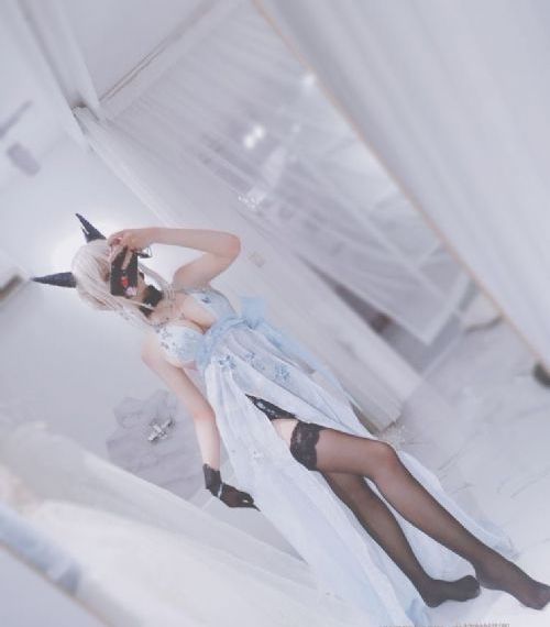 美女被人操_高清高清完整版